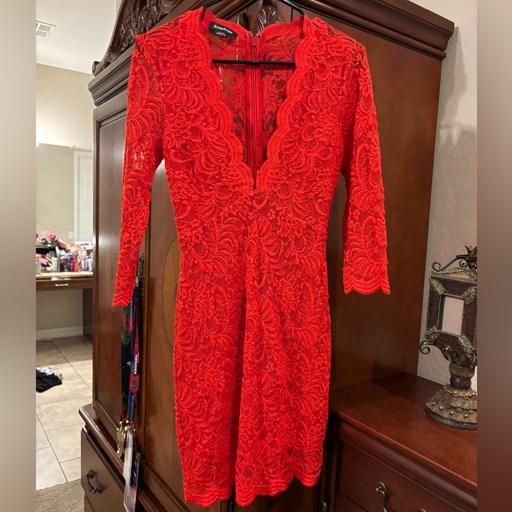bebe Red Lace V-Neck Long Sleeve Cocktail Dress